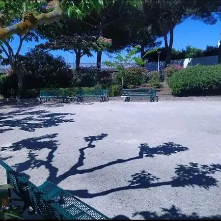 - Résidence Avec Piscine Appartement *